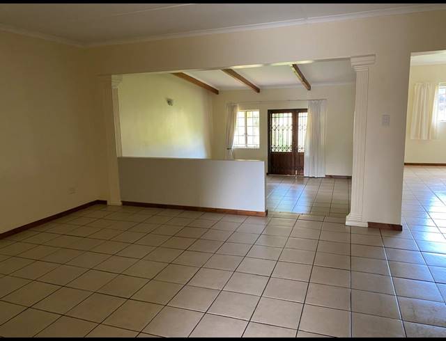 3 BEDROOM APARTMENT FOR SALE IN BISLEY